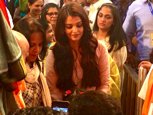 Yet Another Candid Click Of Aishwarya