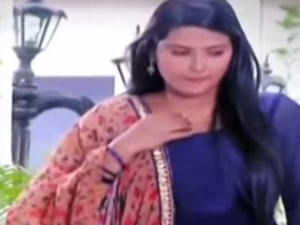 Tanuja Enters The Bedi House