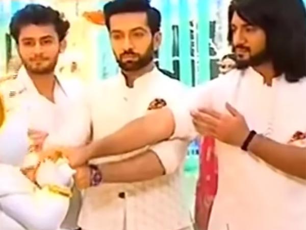 O' bros Perform Aarti