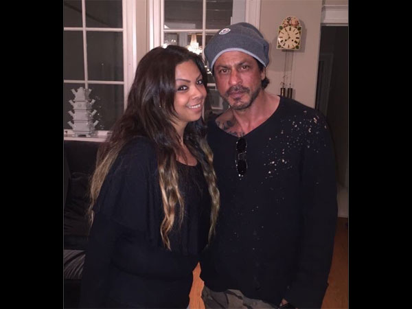 In Picture: SRK With A Fan In Picture: SRK With A Fan