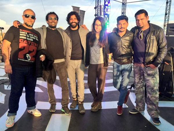 Shraddha-Farhan With Pentagram Shraddha-Farhan With Pentagram