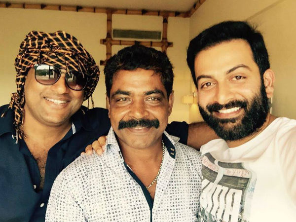 WHOA! Prithviraj To Direct Mohanlal