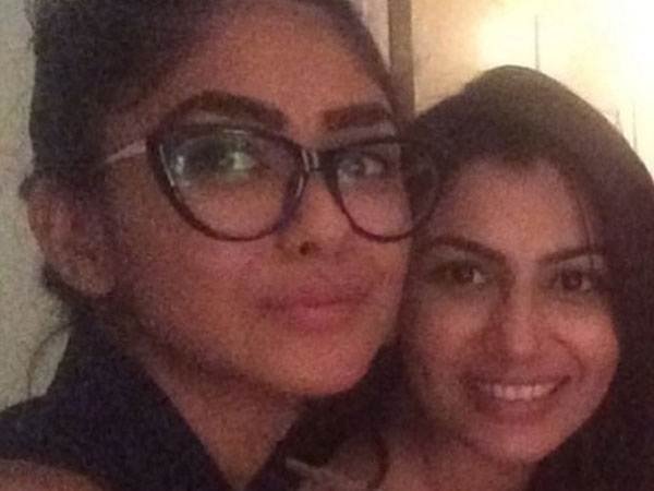 Mrunal Thakur Aka Bulbul Visits Kumkum Bhagya Sets!