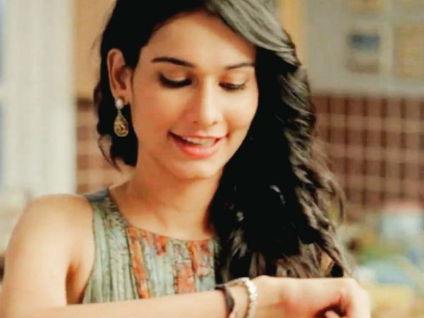 Beyhadh Third Promo Is Out & Its Mind-blowing: Maya’s crazy Love For Arjun Upsets Saanjh! (PICS) Beyhadh Third Promo Is Out & Its Mind-blowing: Maya’s crazy Love For Arjun Upsets Saanjh! (PICS)