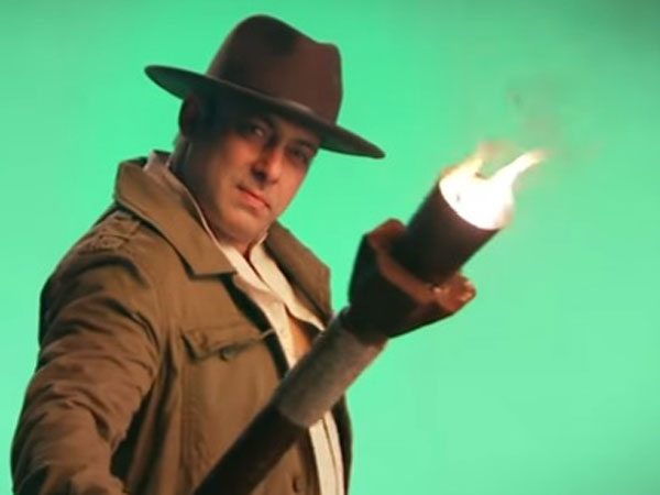 The Making Of Bigg Boss 10 Promos: Salman Khan Enjoys While Shooting 