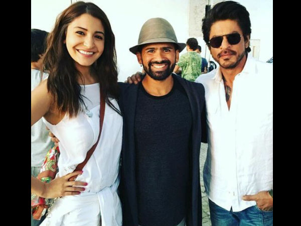 SRK & Anushka With Their Choreographer