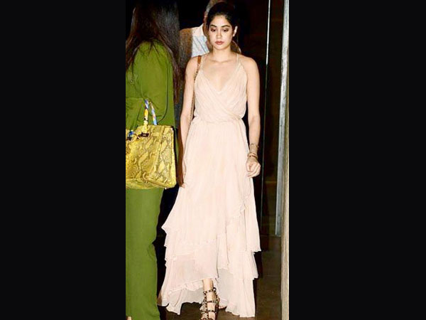 Jhanvi's Look Jhanvi's Look