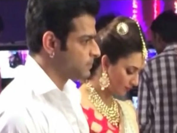 Raman & Ishita In Temple