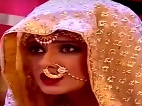 Raj Convinces Tanuja Raj Convinces Tanuja