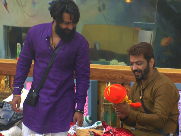 Contestants Get Gifts