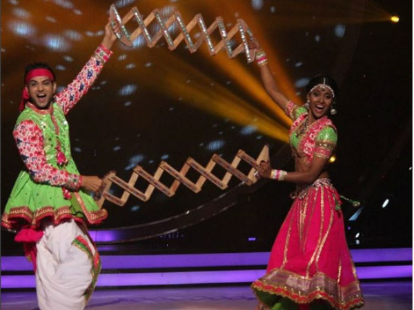 Jhalak Dikhhla Jaa 9 Shocking Elimination: After Shakti Arora, Karishma Tanna To Get Evicted! Jhalak Dikhhla Jaa 9 Shocking Elimination: After Shakti Arora, Karishma Tanna To Get Evicted!