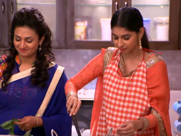 Simmi Helping Mihika! Simmi Helping Mihika!