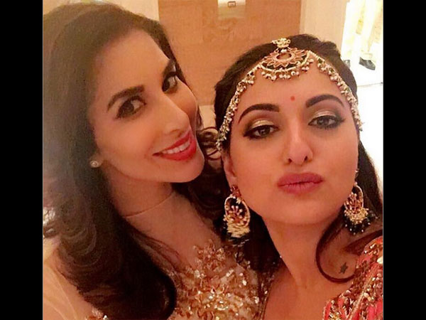 And Here Comes Sonakshi Sinha! And Here Comes Sonakshi Sinha!