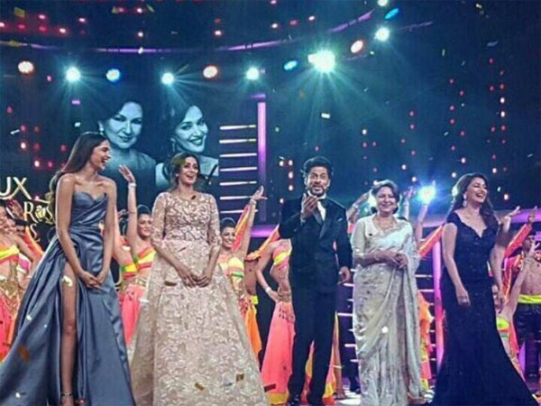 SRK With The Divas SRK With The Divas