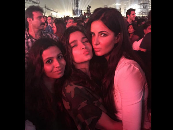 Katrina With Her Girl Squad Katrina With Her Girl Squad