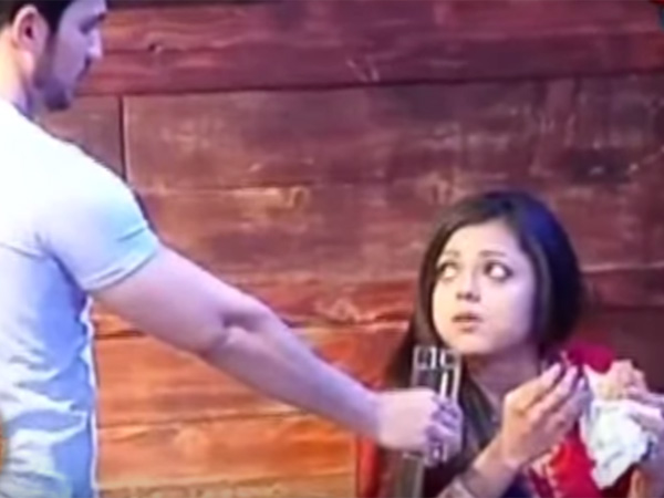 Raghav Brings Food For Naina