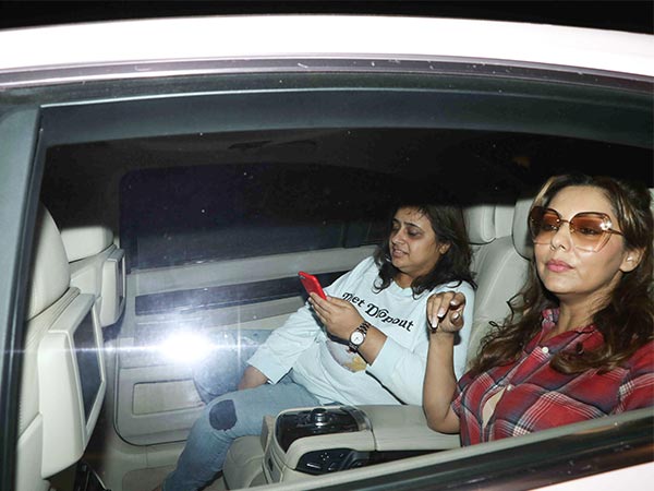 Gauri Khan Spotted At Ranbir Kapoor's New House