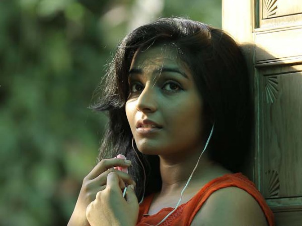Rajisha Vijayan (Anuraga Karikkin Vellam)