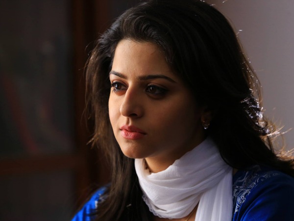 Vedhika (James And Alice)