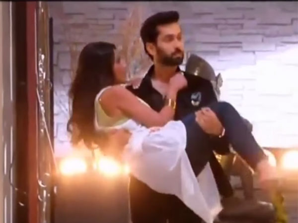 Shivaay Brings Anika Home