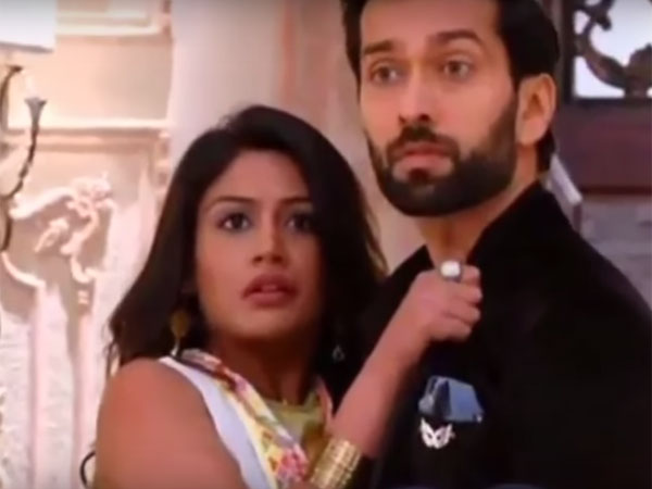 Shivaay & Anika's Embarrassing Moment