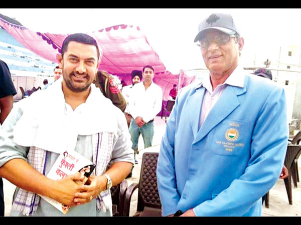 Aamir Khan, PR Sondhi Aamir Khan, PR Sondhi