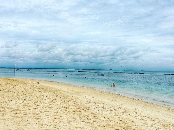 Lisa Ray Bali Indonesia Beach