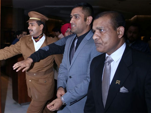 Yuvraj Singh Hazel Keech Wedding Reception New Delhi MS Dhoni Yuvraj Singh Hazel Keech Wedding Reception New Delhi MS Dhoni