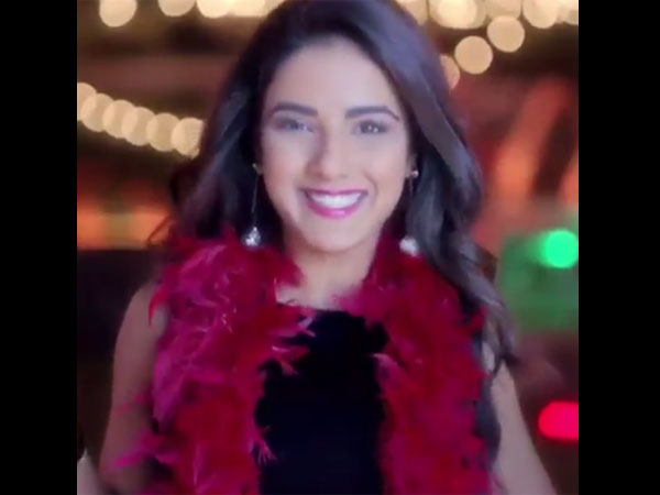 Jasmin Enters The Scene