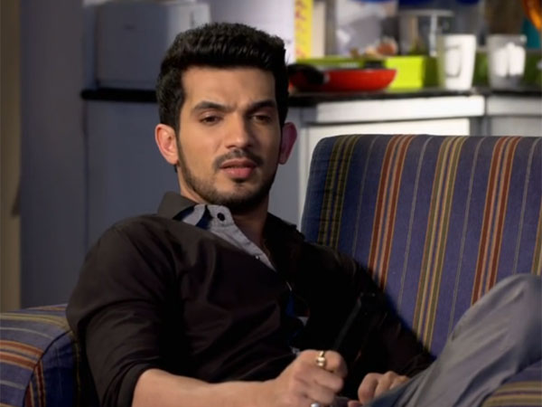 Raghav Reads Naina's Message