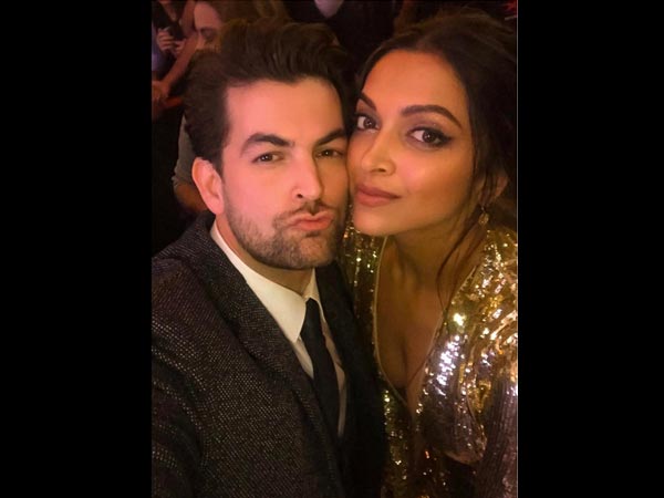  Neil & Deepika Click A Selfie