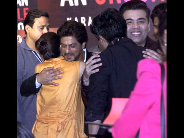 In Pic: SRK Hugs Alia, While KJo Hugs Manish