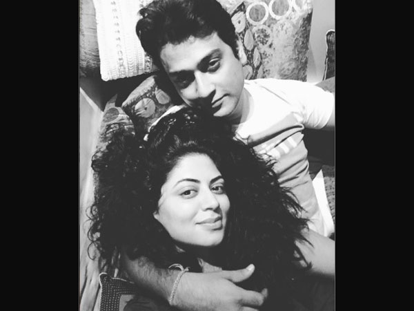 'No Gifts Please,' Says Kavita