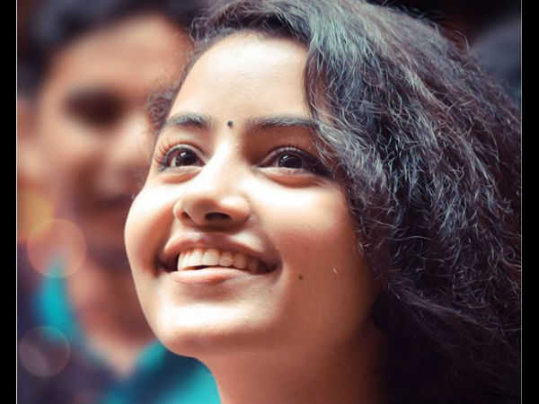 Anupama Parameswaran As Meenakshi(Vinduja Menon)