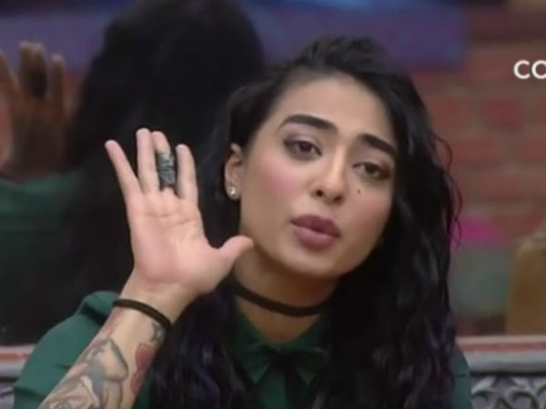 Nisha Poudel &‏@myra_akhtar 