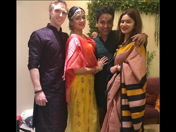 Aashka & Brent With Kavita & Ronnit