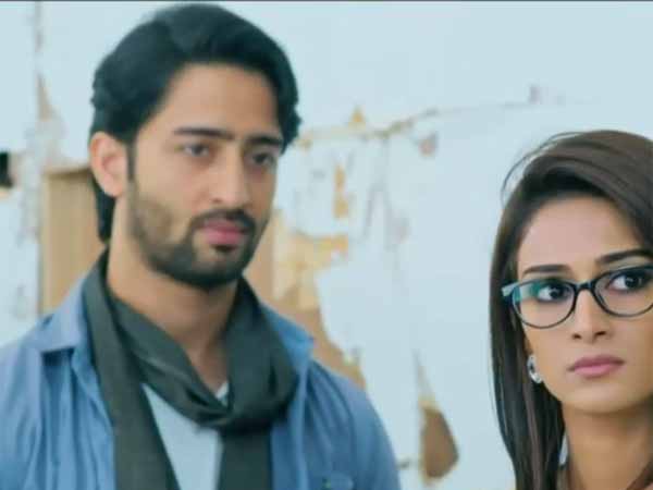 Sona Snatches The Phone