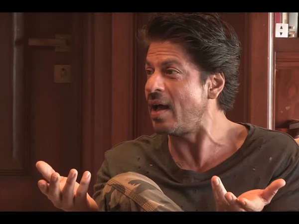 When SRK Tried To Be Politically Correct About The Attack On Sanjay Leela Bhansali On The Sets Of Padmavati & Explained The Importance Of Selfie