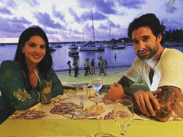 If They Were To Enact One Bollywood Couple On-Screen… Who Would That Be? If They Were To Enact One Bollywood Couple On-Screen… Who Would That Be?