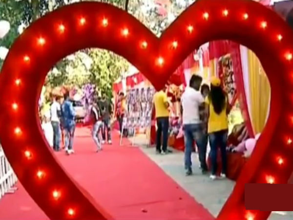 Abhi To Get Gifts For Pragya On V-Day