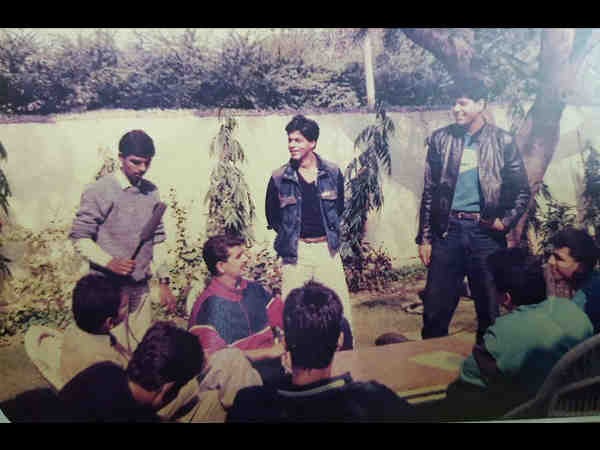 Why So Smiling, SRK?