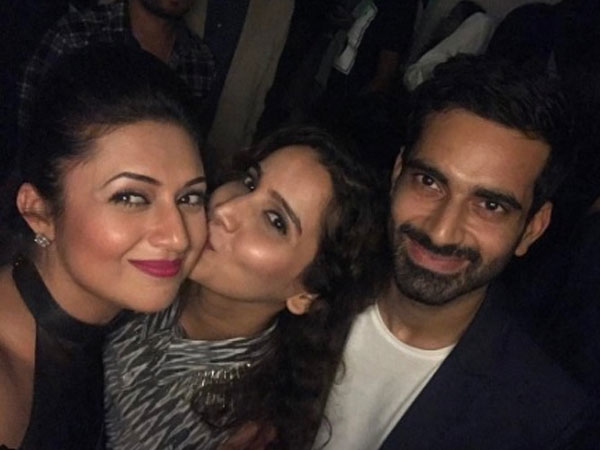 Divyanka With Her Friends