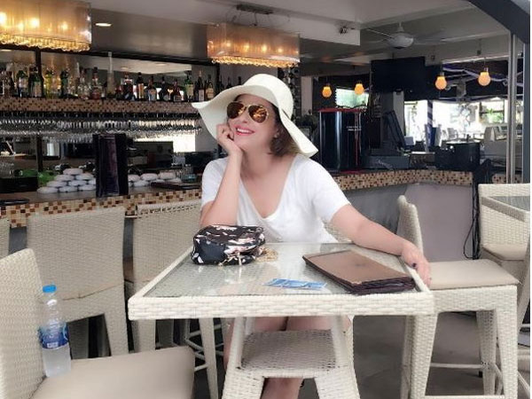 Urmila Matondkar Yoga Pangong