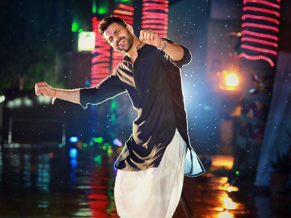 Vivek, A Baraati Dancer!