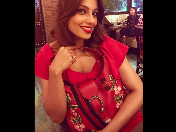 Bipasha Scratched Her Manager With Nails?