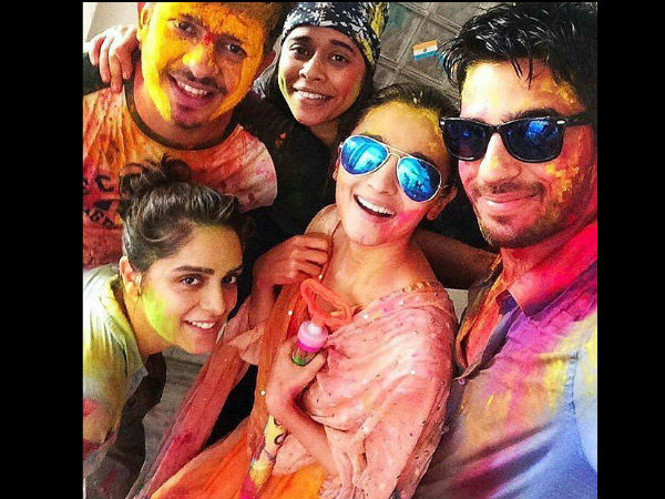 Sid-Alia’s Holi Selfie