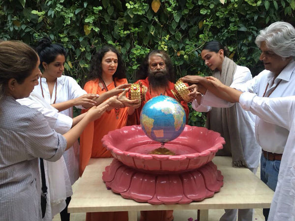 Deepika With Sadhvi Bhagawati Deepika With Sadhvi Bhagawati