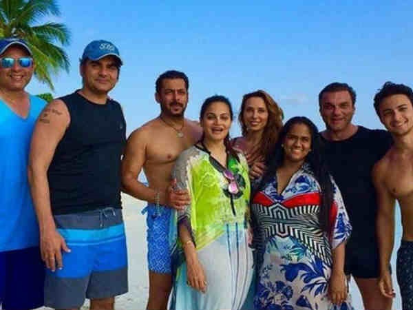 Salman Khan And Lulia Vantur's Intimate Moment From Maldives Vacation Salman Khan And Lulia Vantur's Intimate Moment From Maldives Vacation