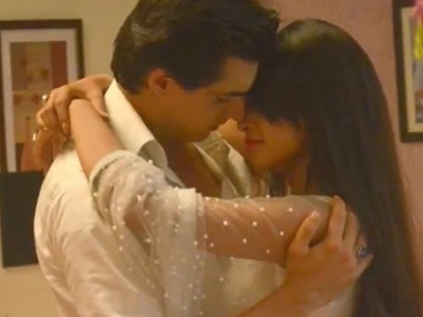 KaIra Bold Scene
