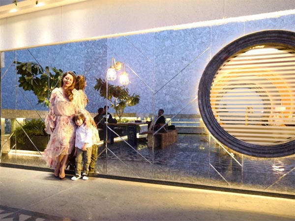 Gauri & AbRam Strike A Pose Gauri & AbRam Strike A Pose